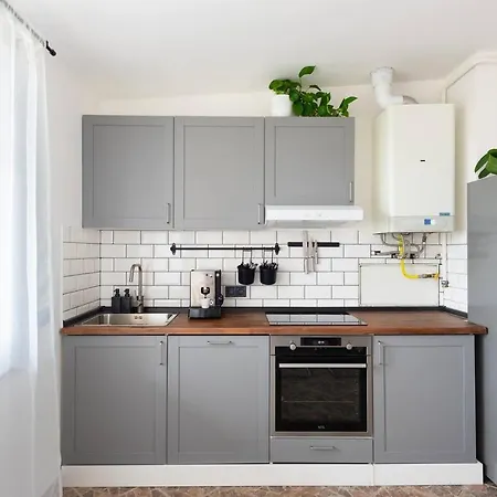 Huge 5 Bedrooms Near Castle Praag